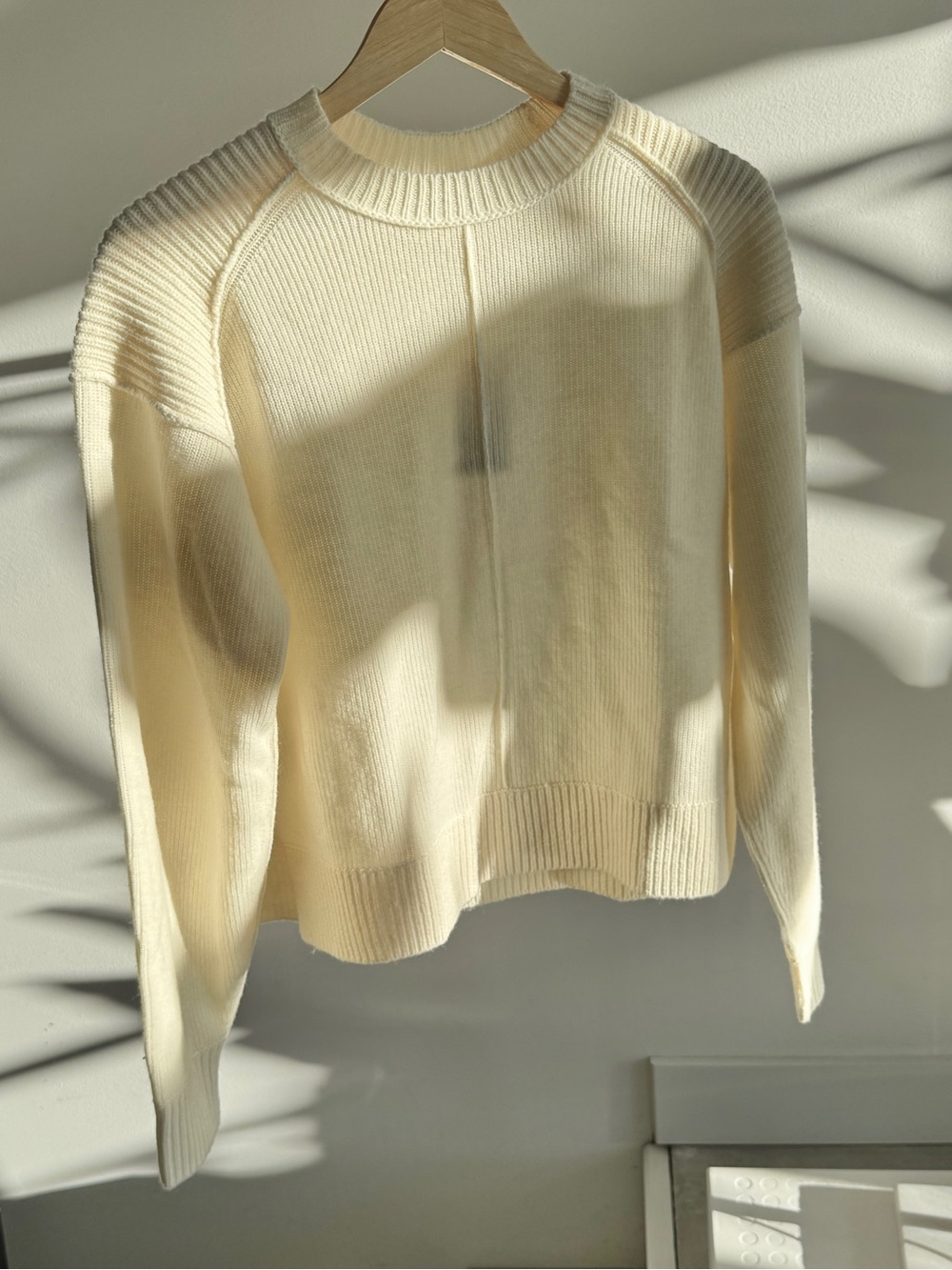 THE GARMENT - Classic Como Sweater